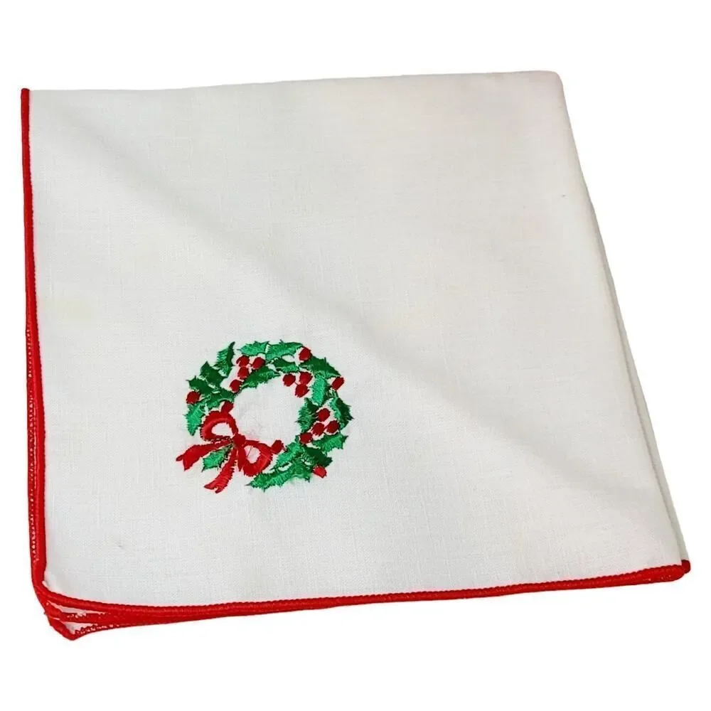 Set Of 4 Vtg Christmas Cloth White Table Napkins Embroidered Green Wreaths